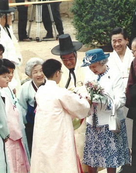 영국 엘리자베스2세 여왕 방문